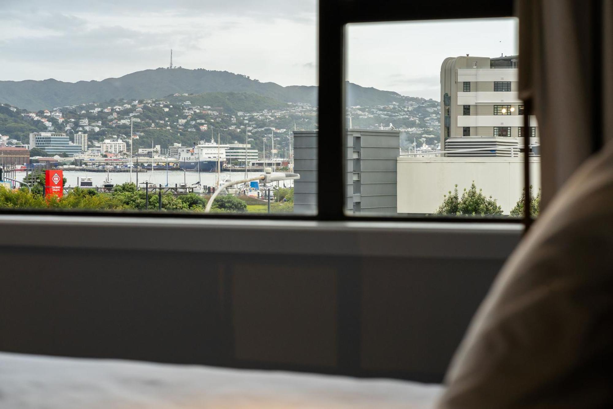 Haka House Wellington Hostel Kültér fotó View from a room at the hotel
