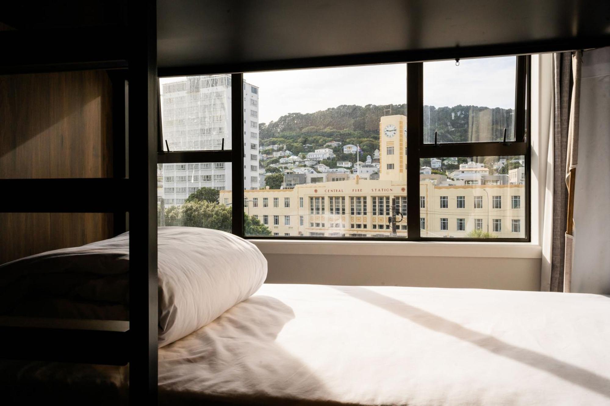 Haka House Wellington Hostel Kültér fotó A room at the hotel